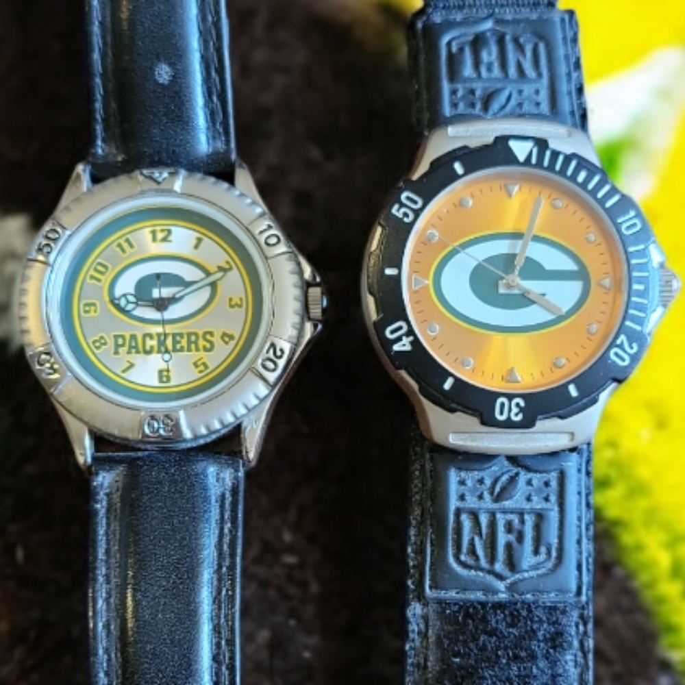 2 Vtg NFL Greenbay Packers Wrist Watch 1 Leather Band Needs Batteries